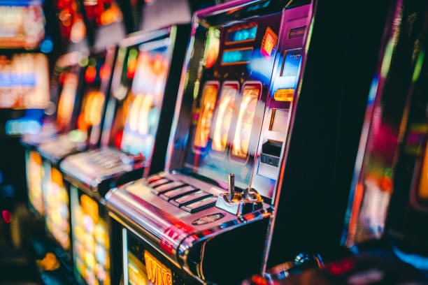 nagihtoto slot live dealer and slot game lobby layout